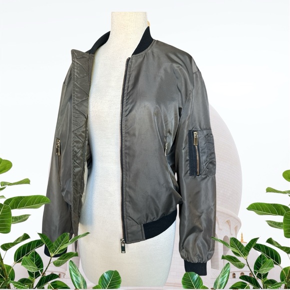 Zara Basic Olive Green Unisex Bomber Jacket Zip Pockets Sleeve Pocket Size Small - Picture 1 of 15